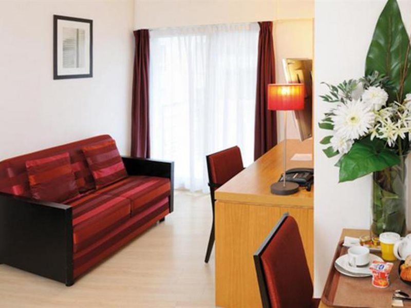 Residhome Courbevoie La Defense Екстериор снимка